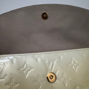 LOUIS VUITTON Perle Monogram Vernis Sunset Boulevard Bag