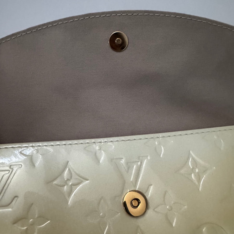 LOUIS VUITTON Perle Monogram Vernis Sunset Boulevard Bag