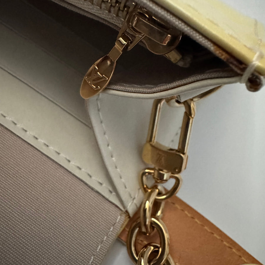 LOUIS VUITTON Perle Monogram Vernis Sunset Boulevard Bag