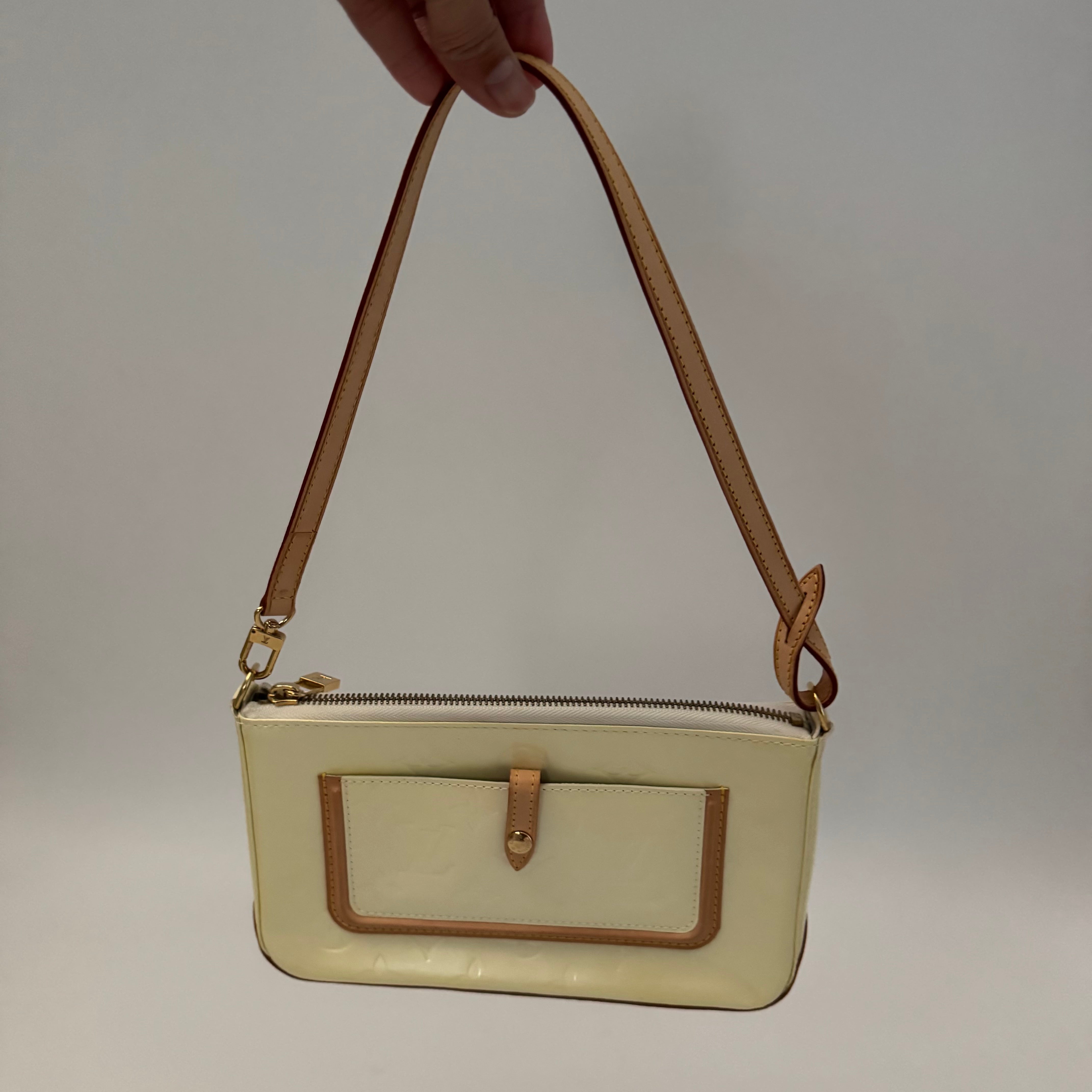 Louis Vuitton Mallory Square Ivoire Monogram Vernis Bag