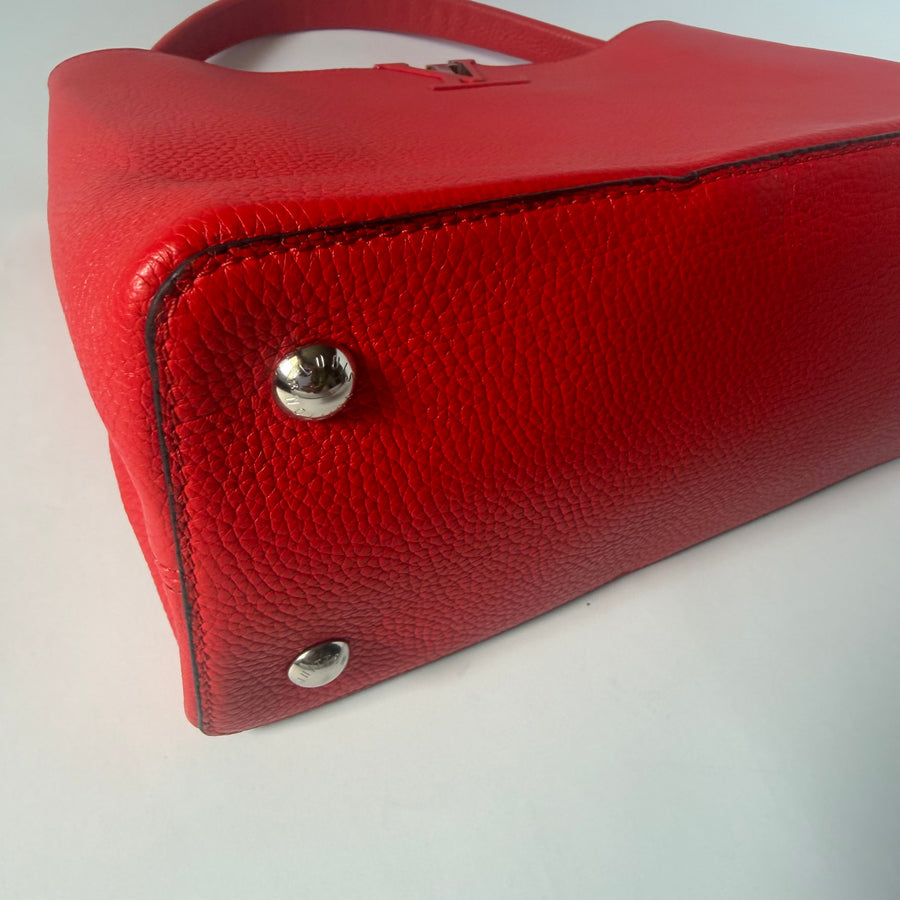 LOUIS VUITTON Taurillon Capucines MM Coquelicot