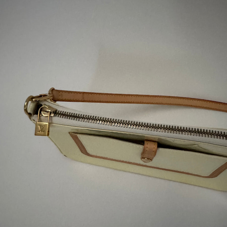 Louis Vuitton Mallory Square Ivoire Monogram Vernis Bag