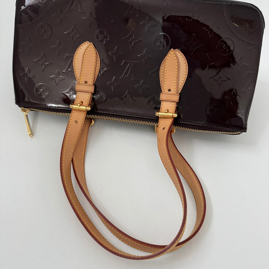 LOUIS VUITTON Monogram Vernis Rosewood Ave Amarante