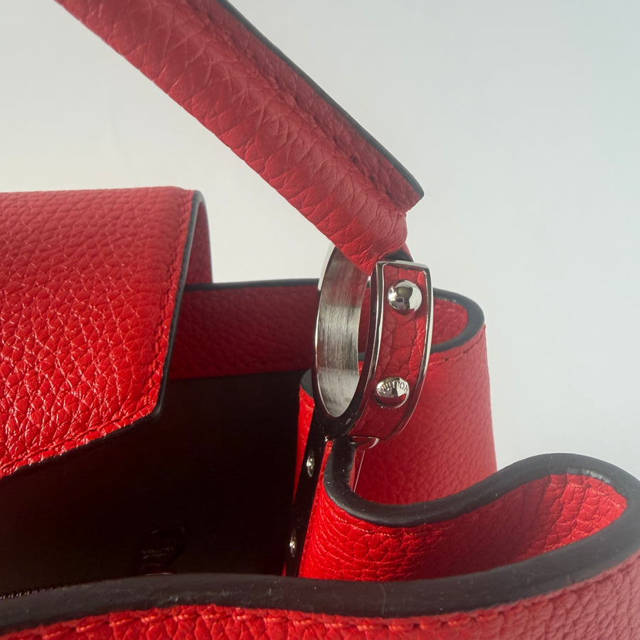 LOUIS VUITTON Taurillon Capucines MM Coquelicot