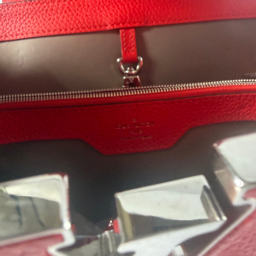 LOUIS VUITTON Taurillon Capucines MM Coquelicot