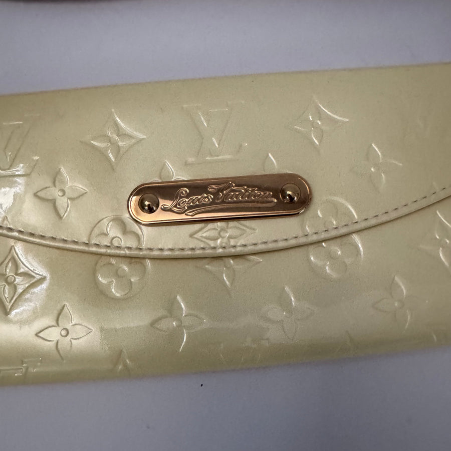 LOUIS VUITTON Perle Monogram Vernis Sunset Boulevard Bag