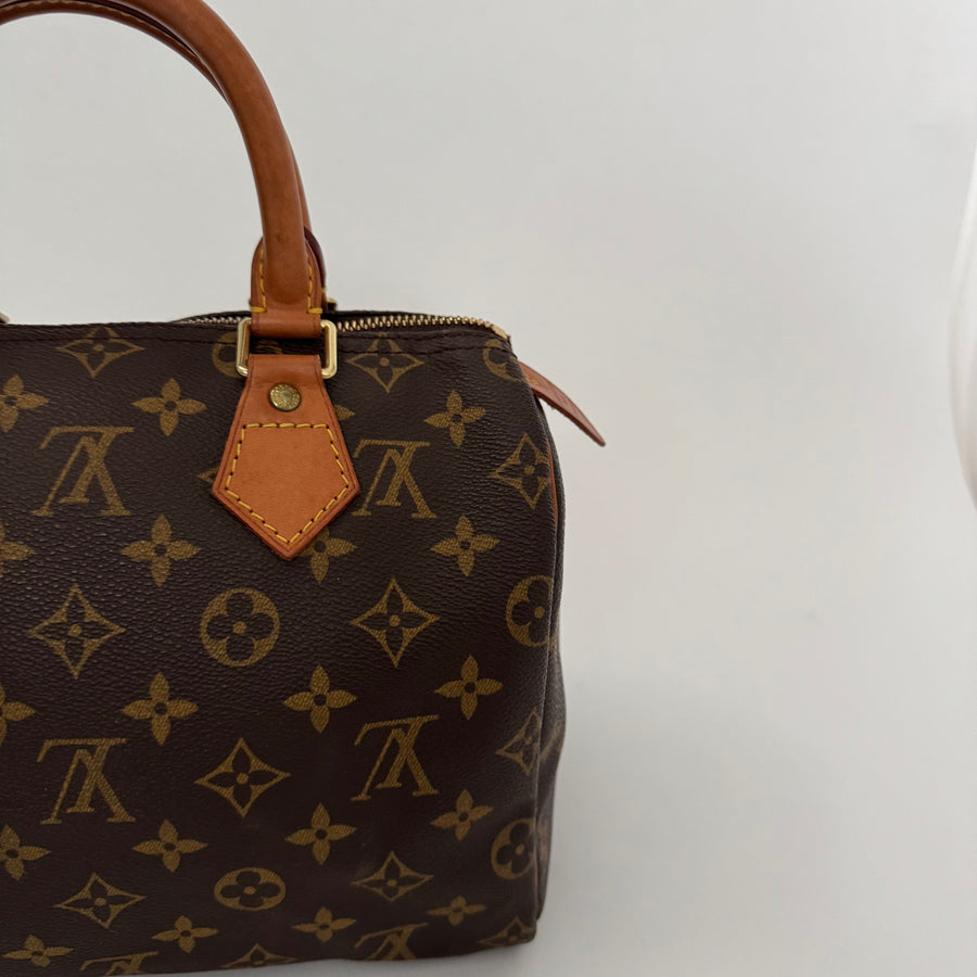 Louis Vuitton Speedy 25 Monogram Bag