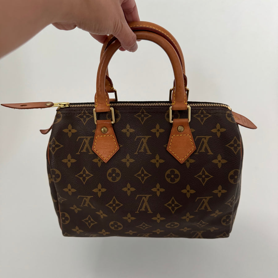 Louis Vuitton Speedy 25 Monogram Bag