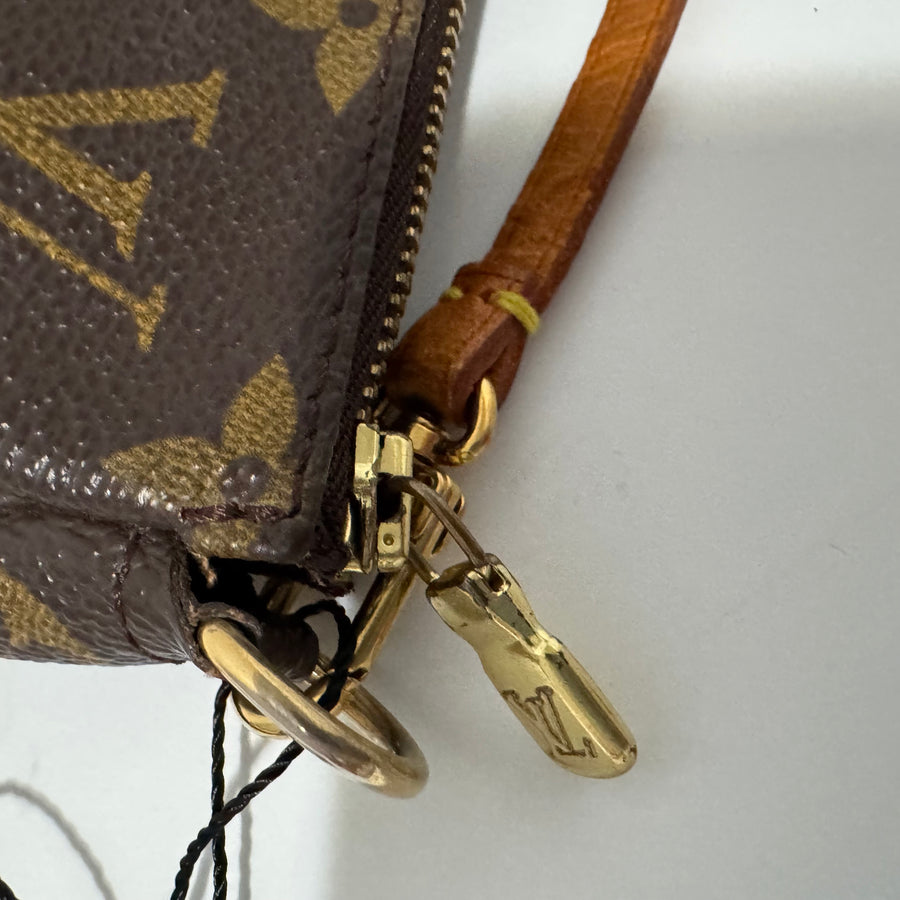 Louis Vuitton Pochette Accesoires Monogram