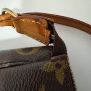 Louis Vuitton Pochette Accesoires Monogram