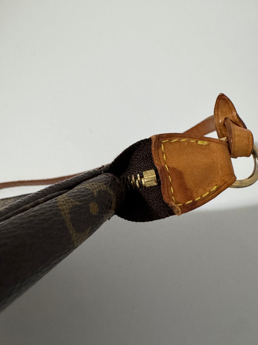 Louis Vuitton Pochette Accesoires Monogram